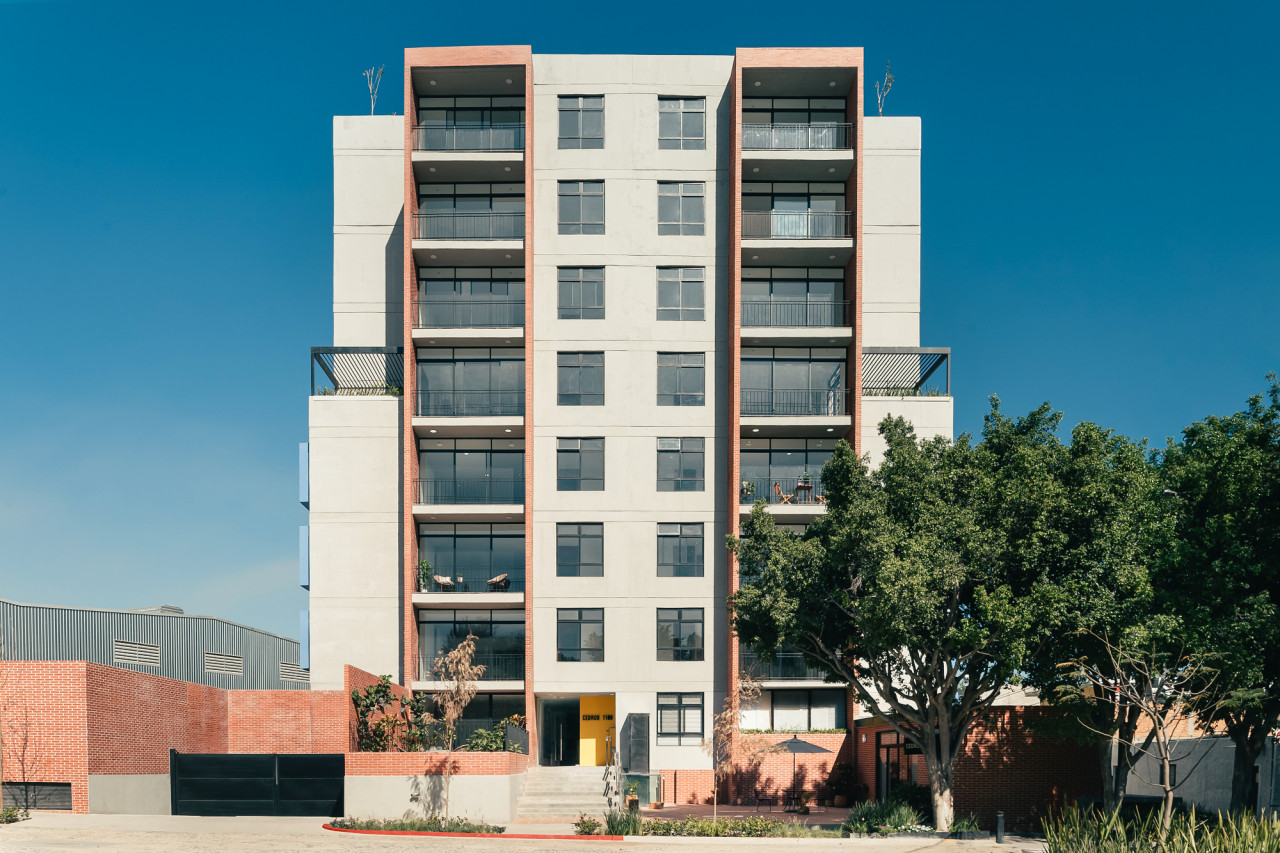 Cedros 1180 ofrece una zona común que brinda una experiencia de relajación y esparcimiento a sus residentes.