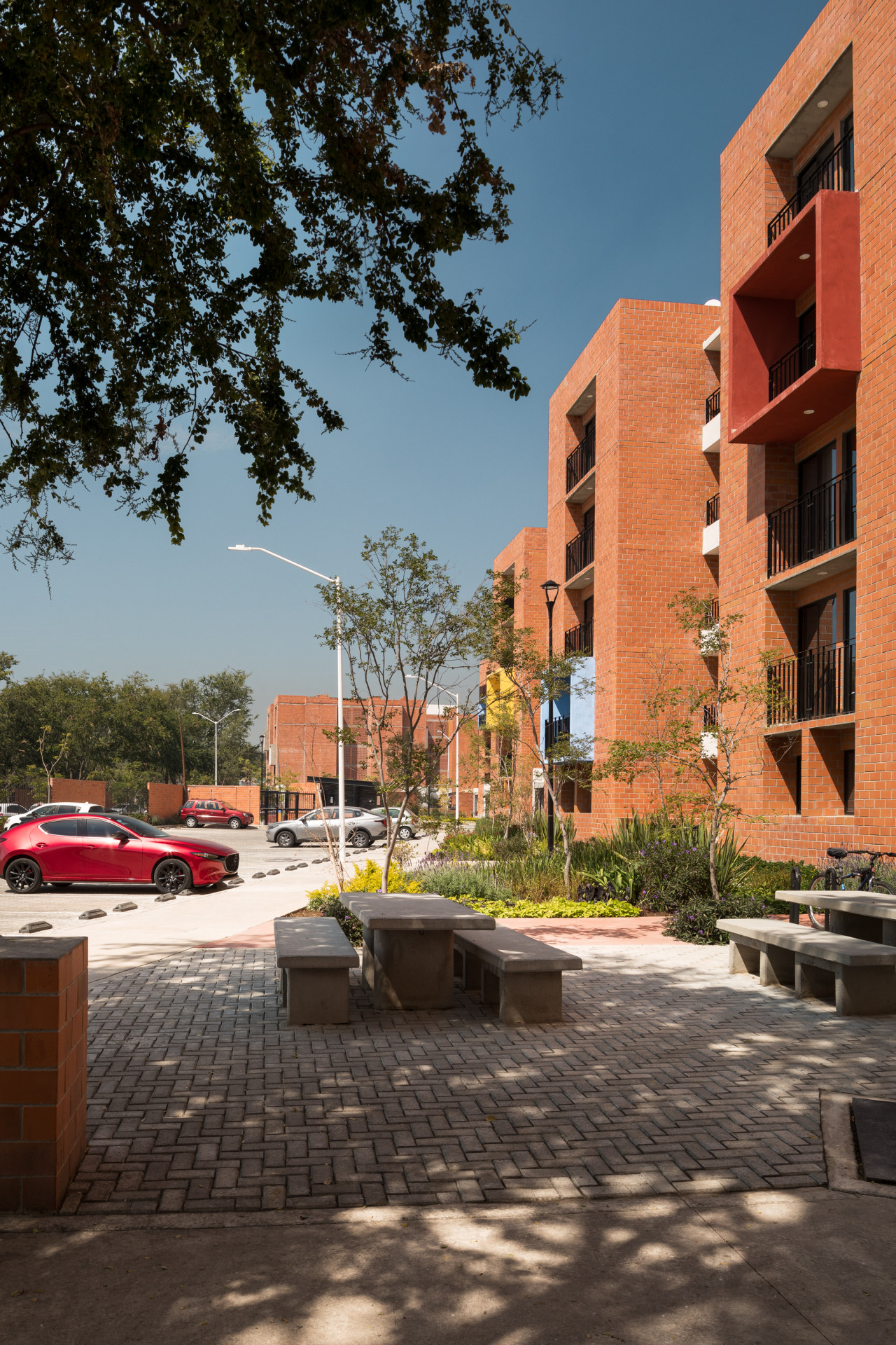 Las unidades de vivienda de Punta Foresta están diseñadas con la máxima atención al detalle, ofreciendo un espacio moderno y funcional que brinda el máximo confort y comodidad a sus residentes. 