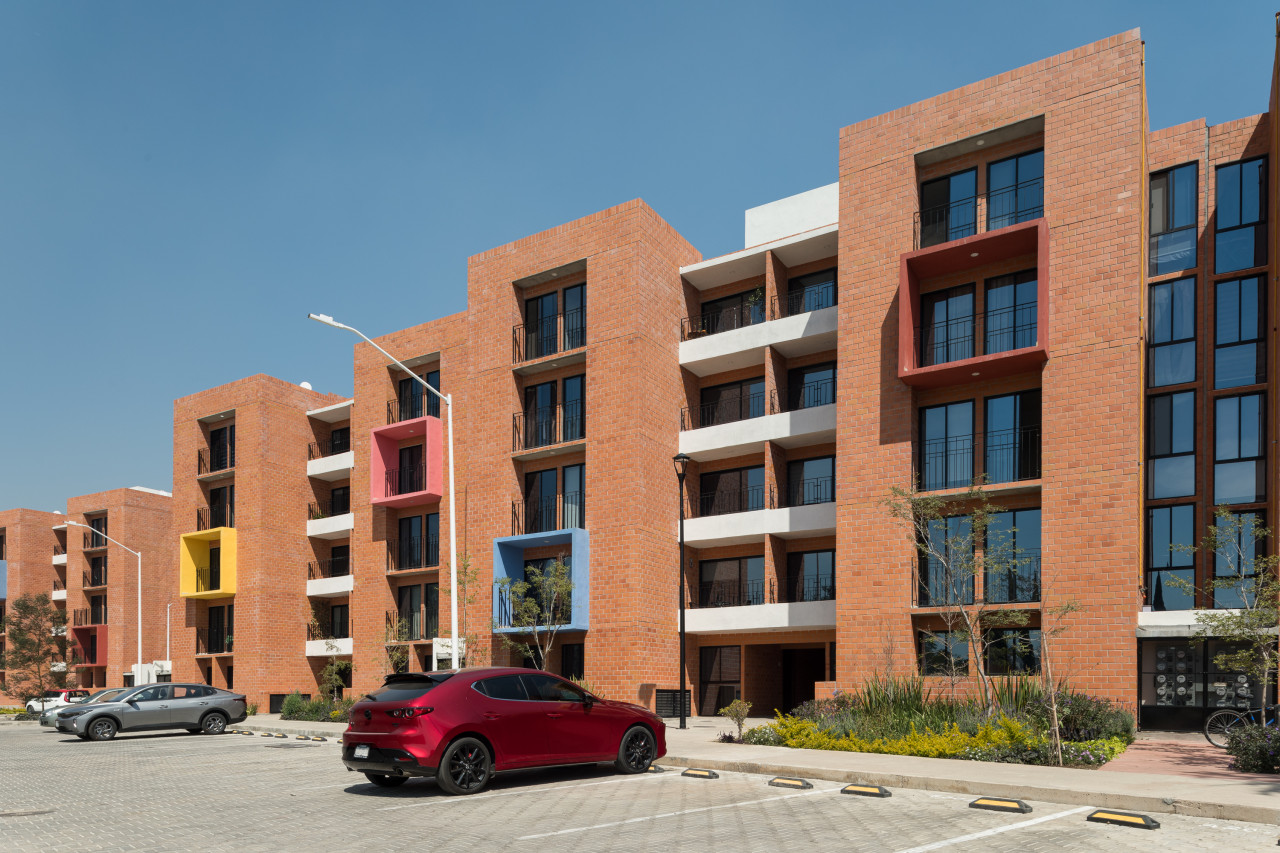 Punta Foresta combina el diseño contemporáneo con una arquitectura elegante y funcional, creando un ambiente sofisticado y acogedor para sus residentes.